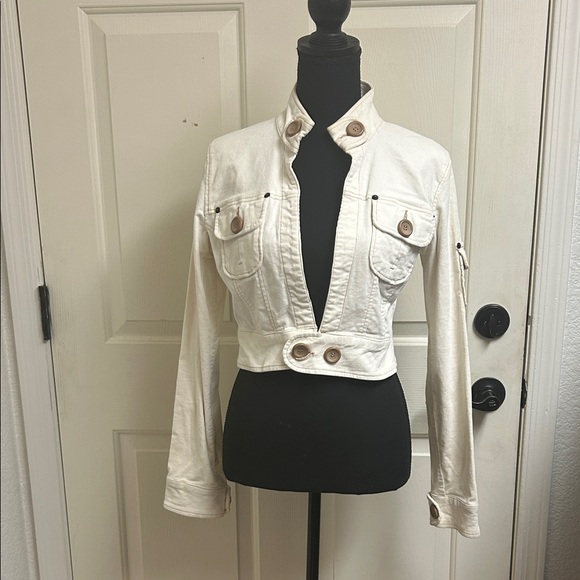 Tulle Jackets & Blazers - TULLE Cream Button-Up Jacket with pockets , Size Medium, 95% Cotton, 5% Spandex